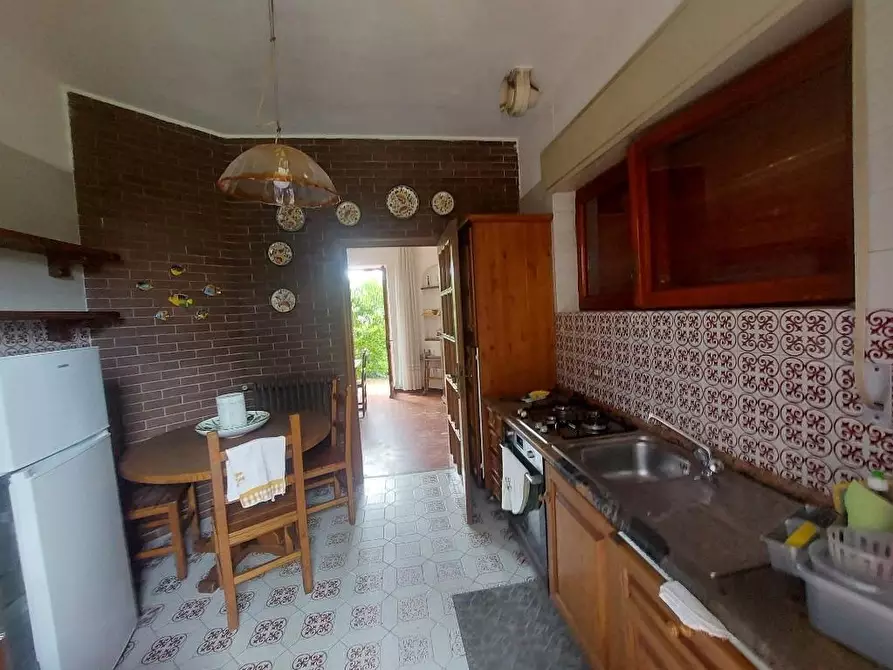 Immagine 24 di Villa in vendita  a Massa