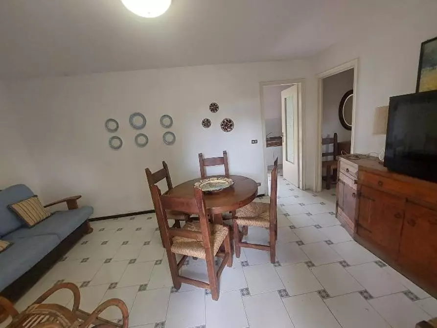 Immagine 26 di Villa in vendita  a Massa