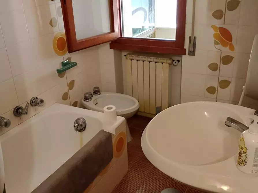 Immagine 30 di Mansarda in affitto  a Rosignano Marittimo