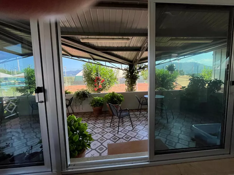 Immagine 10 di Attività commerciale in vendita  a Carrara