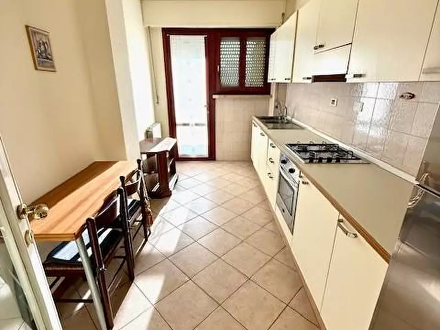 Immagine 4 di Appartamento in vendita  a Camaiore