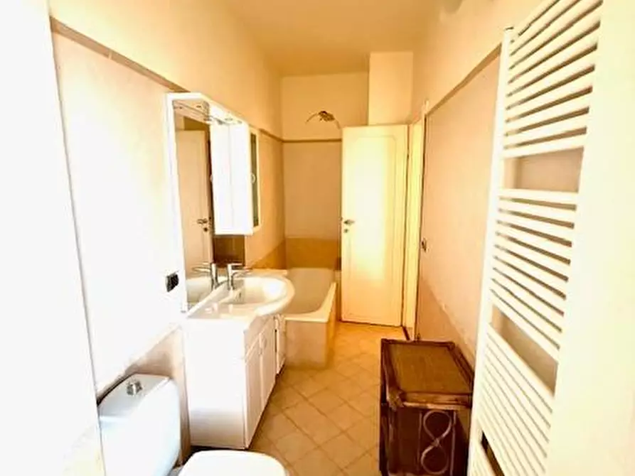 Immagine 9 di Appartamento in vendita  a Camaiore