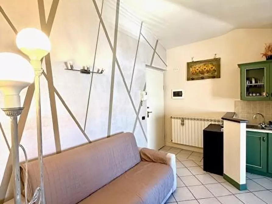 Immagine 3 di Mansarda in vendita  a Camaiore