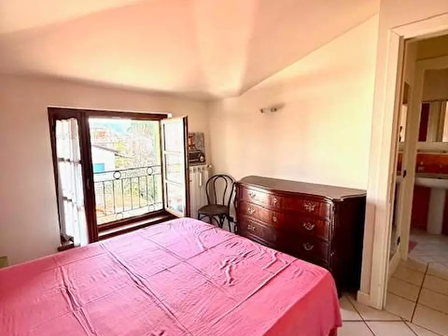 Immagine 5 di Mansarda in vendita  a Camaiore