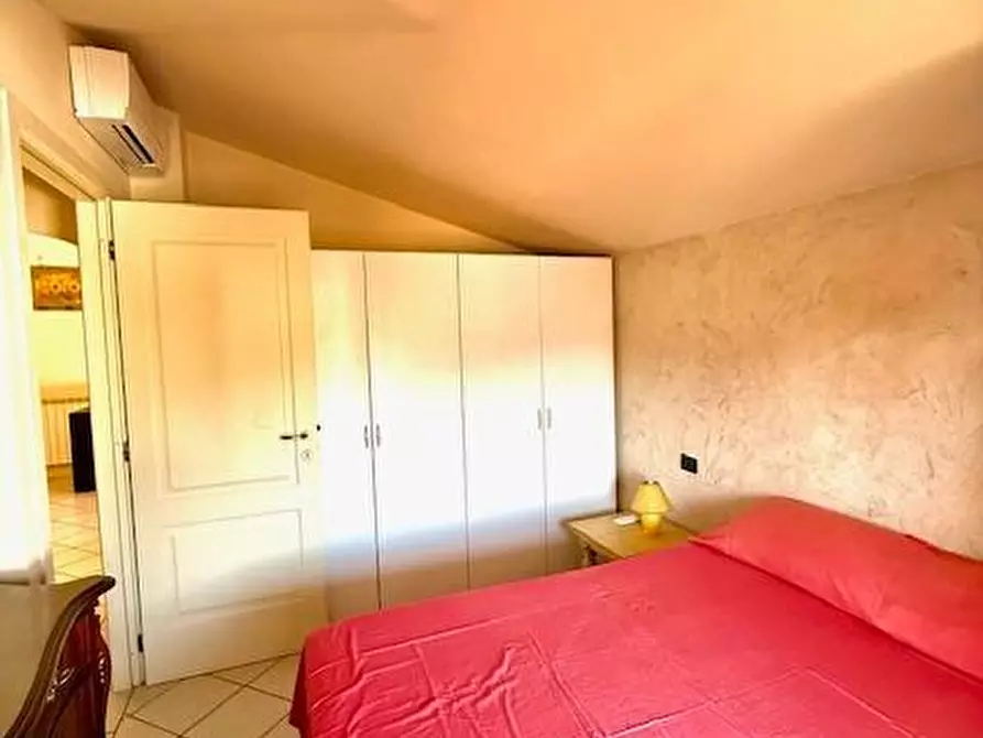 Immagine 8 di Mansarda in vendita  a Camaiore