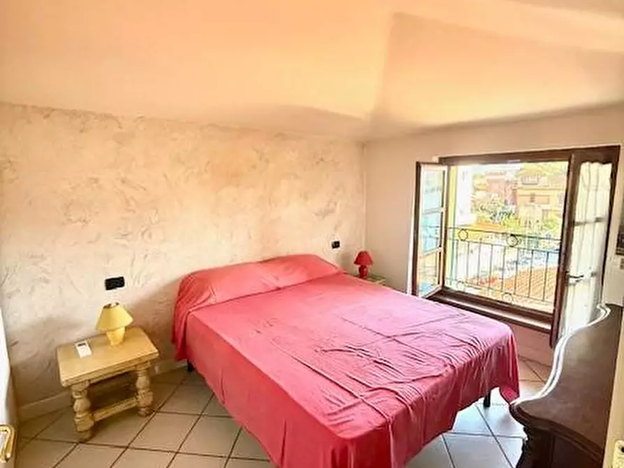 Immagine 4 di Mansarda in vendita  a Camaiore