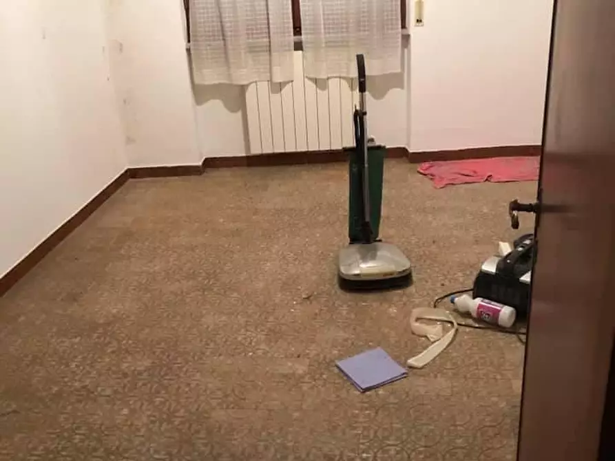 Immagine 5 di Appartamento in vendita  a Carrara