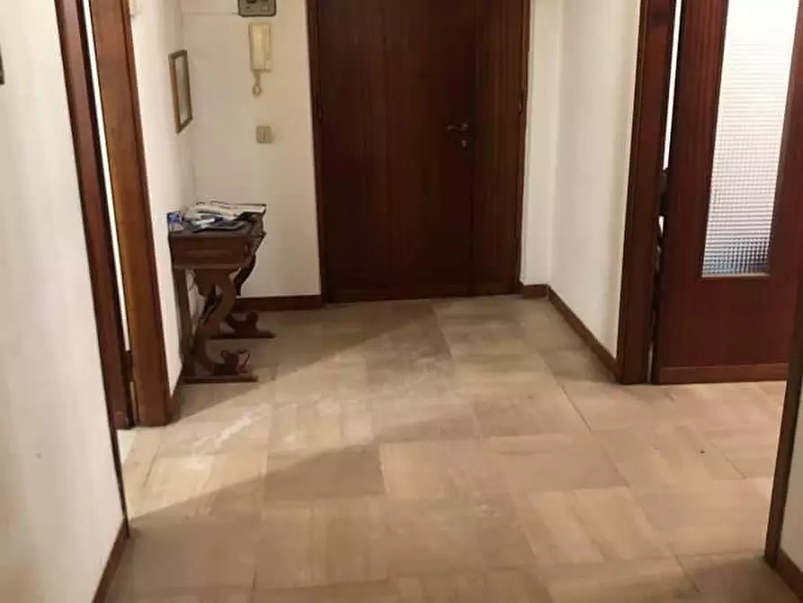 Immagine 6 di Appartamento in vendita  a Carrara