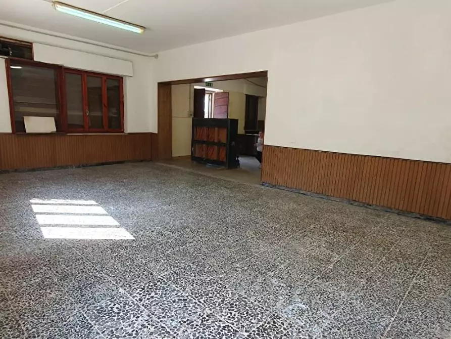 Immagine 9 di Laboratorio in affitto  a Capannori