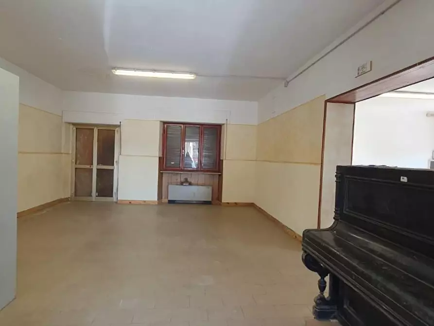 Immagine 6 di Laboratorio in affitto  a Capannori