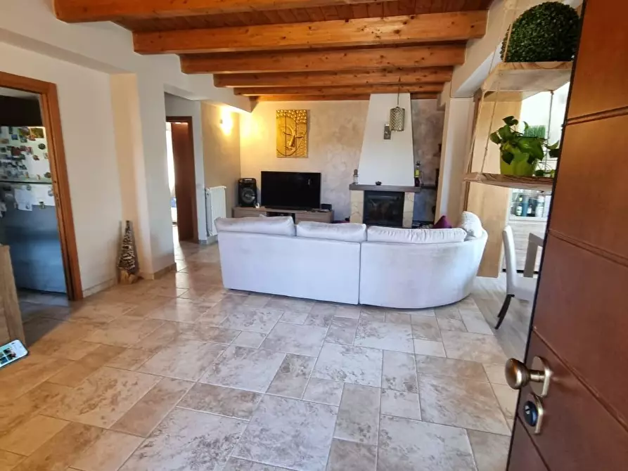 Immagine 5 di Villetta a schiera in vendita  a Fiumicino