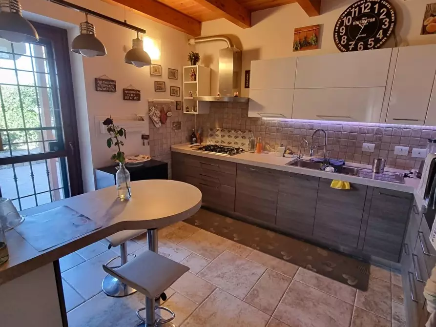 Immagine 10 di Villetta a schiera in vendita  a Fiumicino