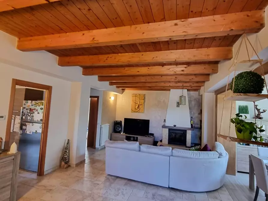 Immagine 3 di Villetta a schiera in vendita  a Fiumicino