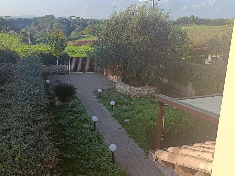 Immagine 23 di Villetta a schiera in vendita  a Fiumicino