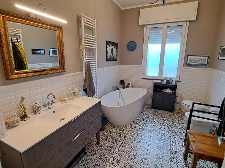 Immagine 21 di Villa in vendita  a Rosignano Marittimo