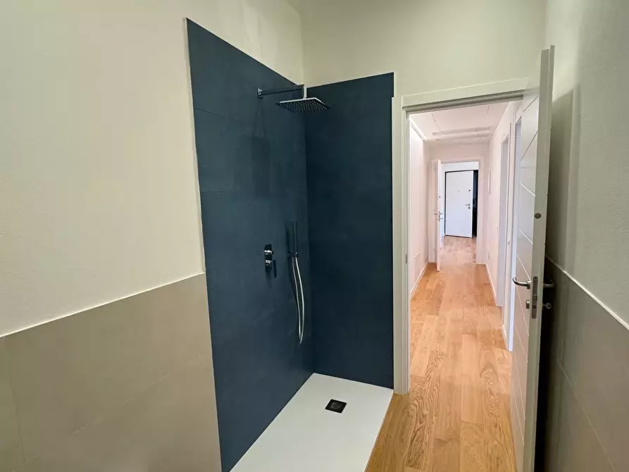 Immagine 12 di Appartamento in vendita  a Massa