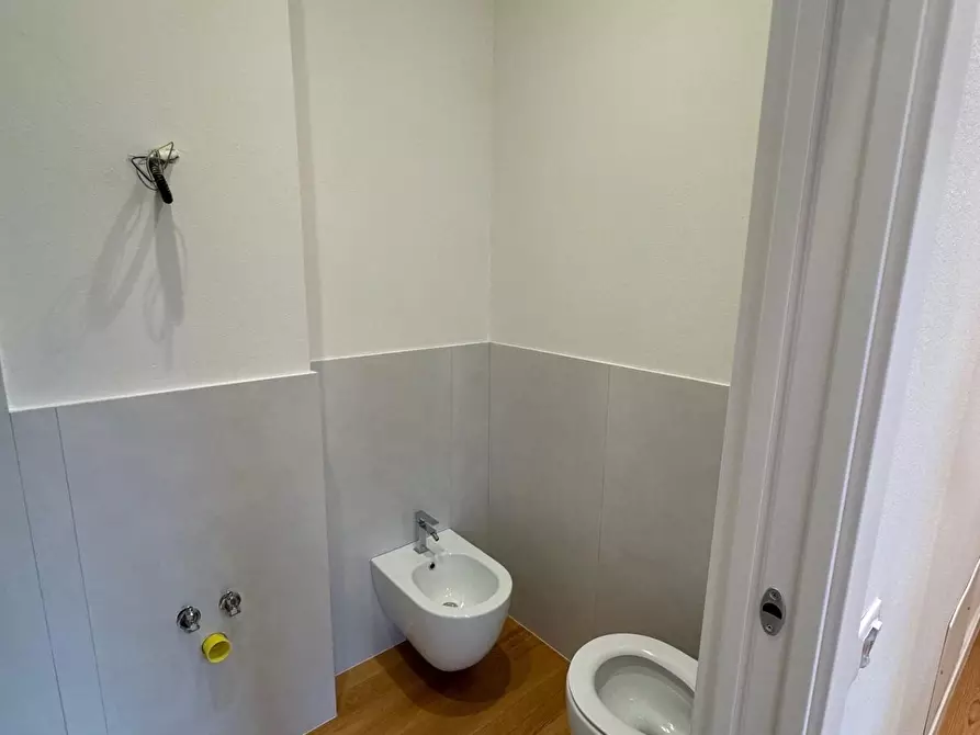 Immagine 15 di Appartamento in vendita  a Massa