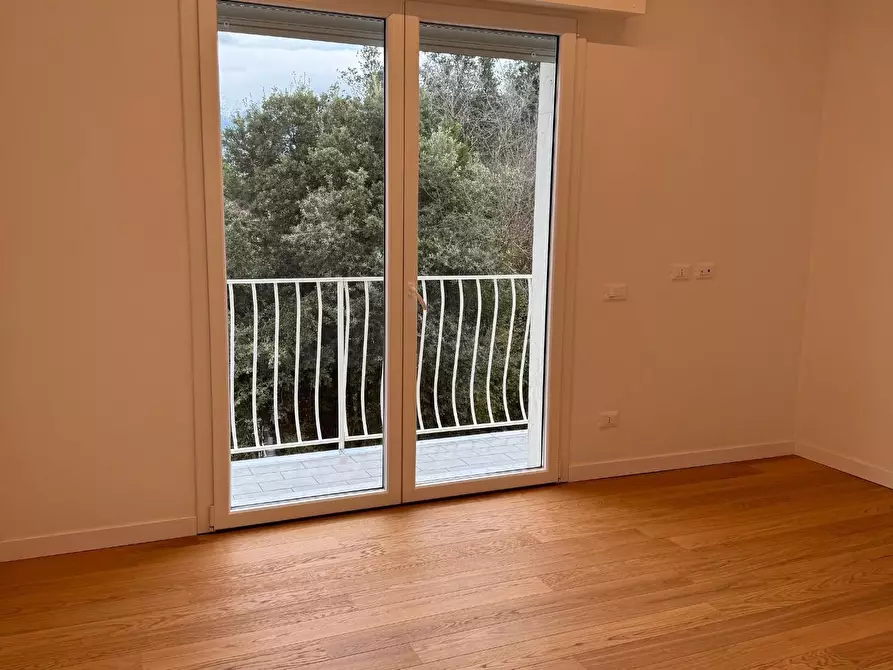 Immagine 2 di Appartamento in vendita  a Massa