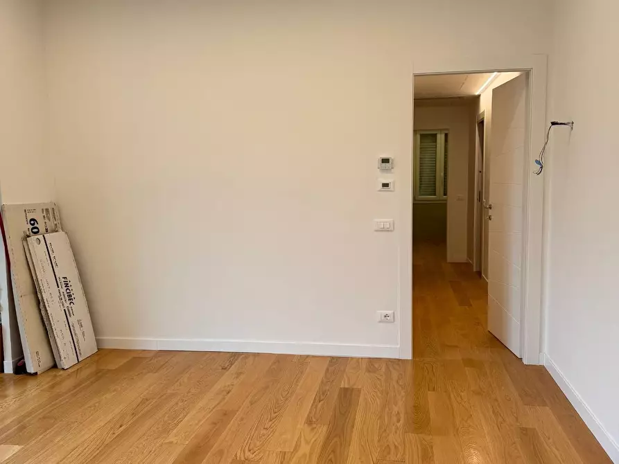 Immagine 5 di Appartamento in vendita  a Massa