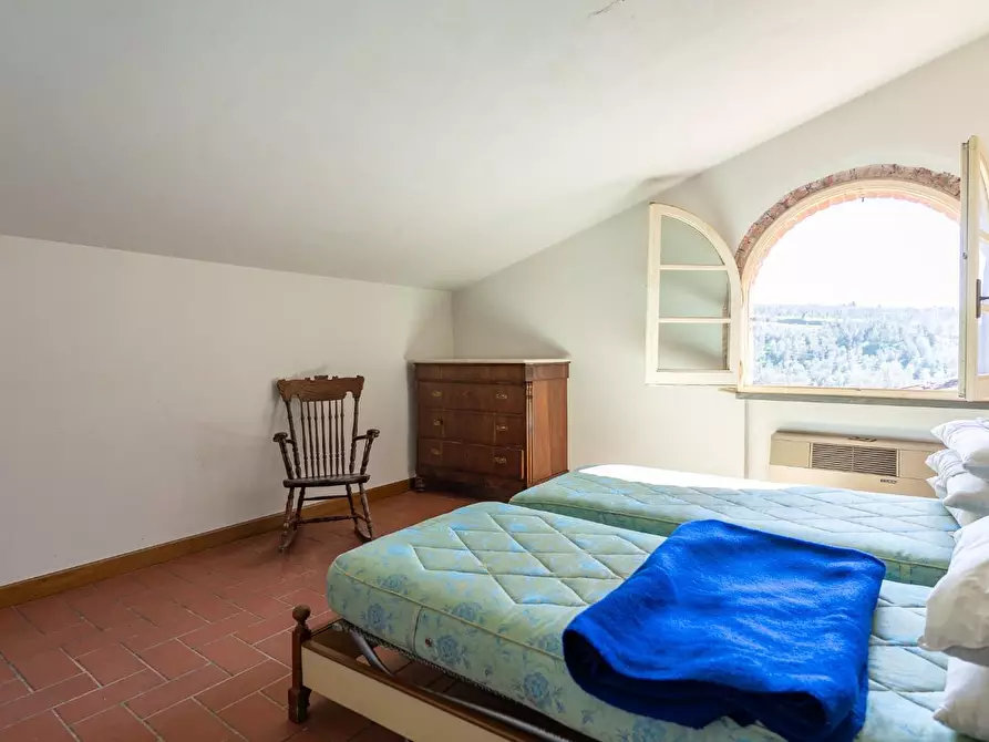 Immagine 30 di Casa colonica in vendita  a Vinci