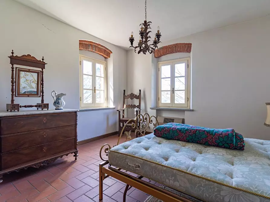 Immagine 40 di Casa colonica in vendita  a Vinci