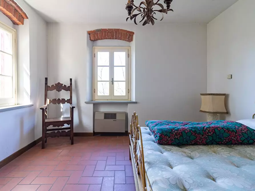 Immagine 41 di Casa colonica in vendita  a Vinci