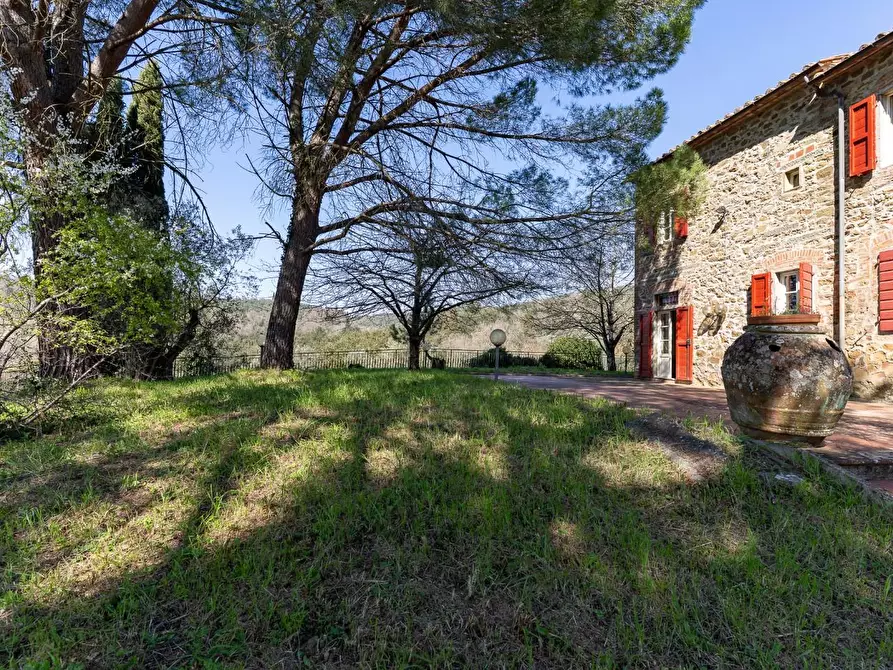 Immagine 14 di Casa colonica in vendita  a Vinci