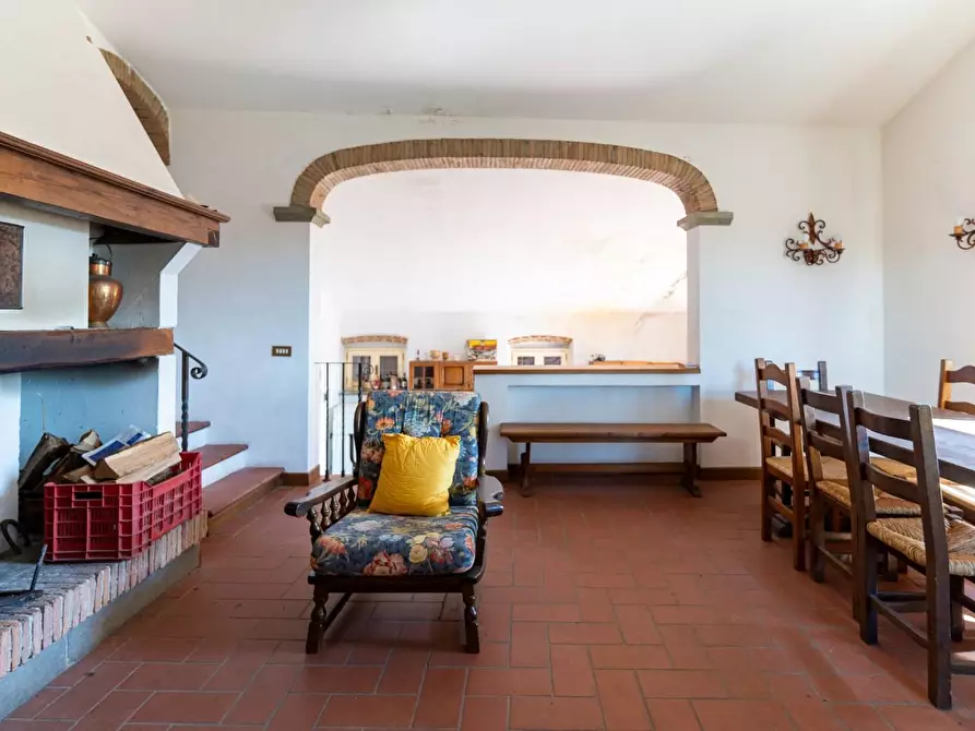 Immagine 44 di Casa colonica in vendita  a Vinci
