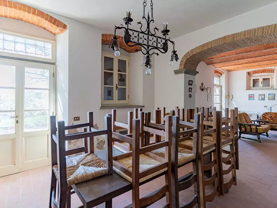 Immagine 38 di Casa colonica in vendita  a Vinci