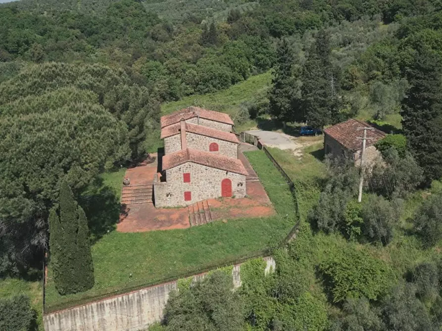 Immagine 21 di Casa colonica in vendita  a Vinci