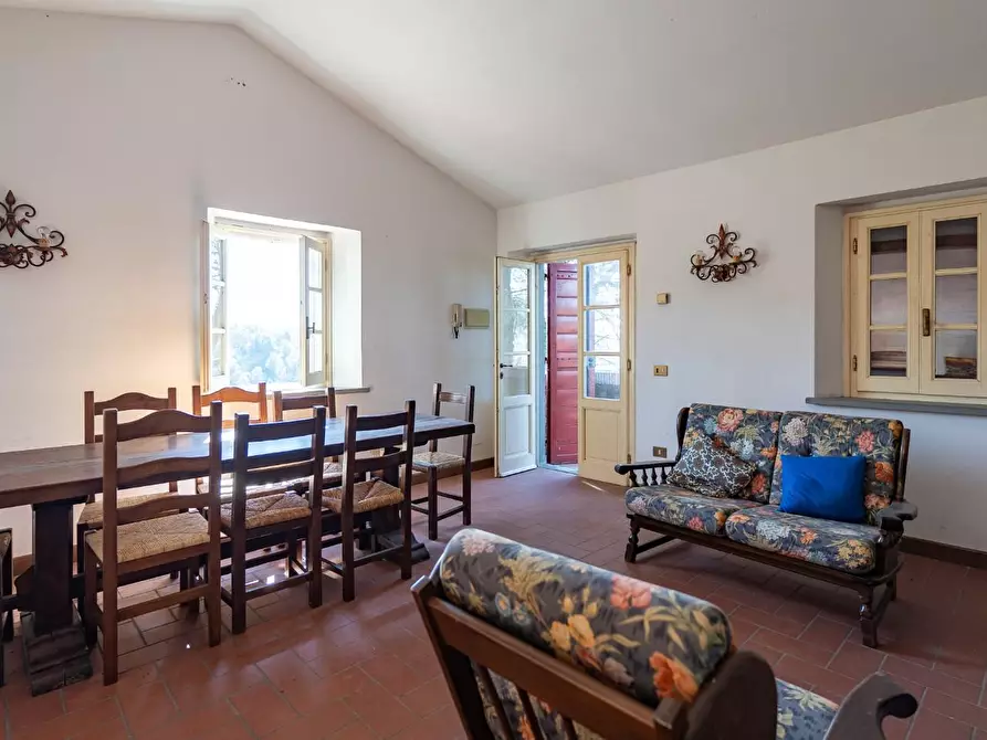 Immagine 47 di Casa colonica in vendita  a Vinci