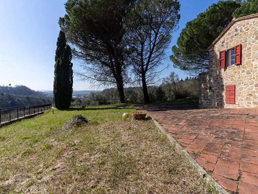 Immagine 15 di Casa colonica in vendita  a Vinci