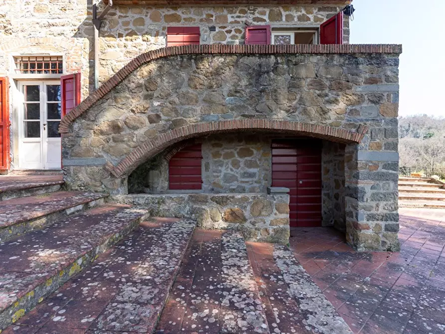 Immagine 10 di Casa colonica in vendita  a Vinci