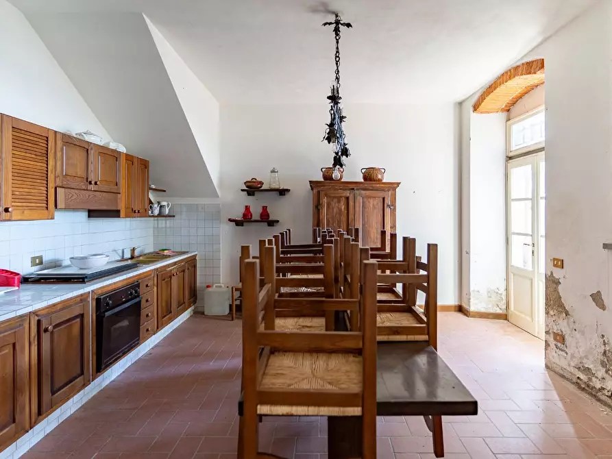 Immagine 37 di Casa colonica in vendita  a Vinci