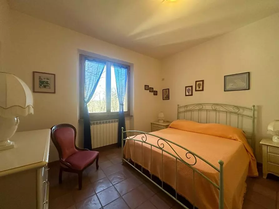 Immagine 11 di Villa in vendita  a Semproniano