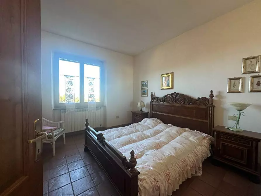 Immagine 13 di Villa in vendita  a Semproniano