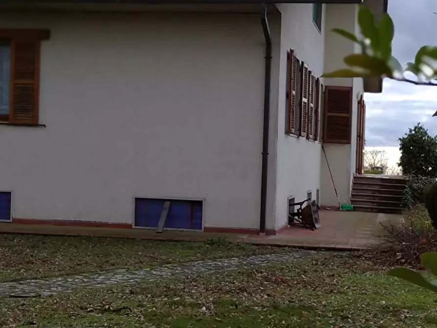 Immagine 3 di Villa in vendita  a Semproniano