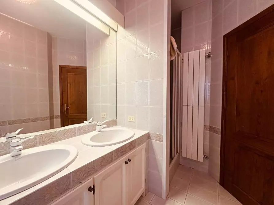 Immagine 16 di Villa in vendita  a Semproniano