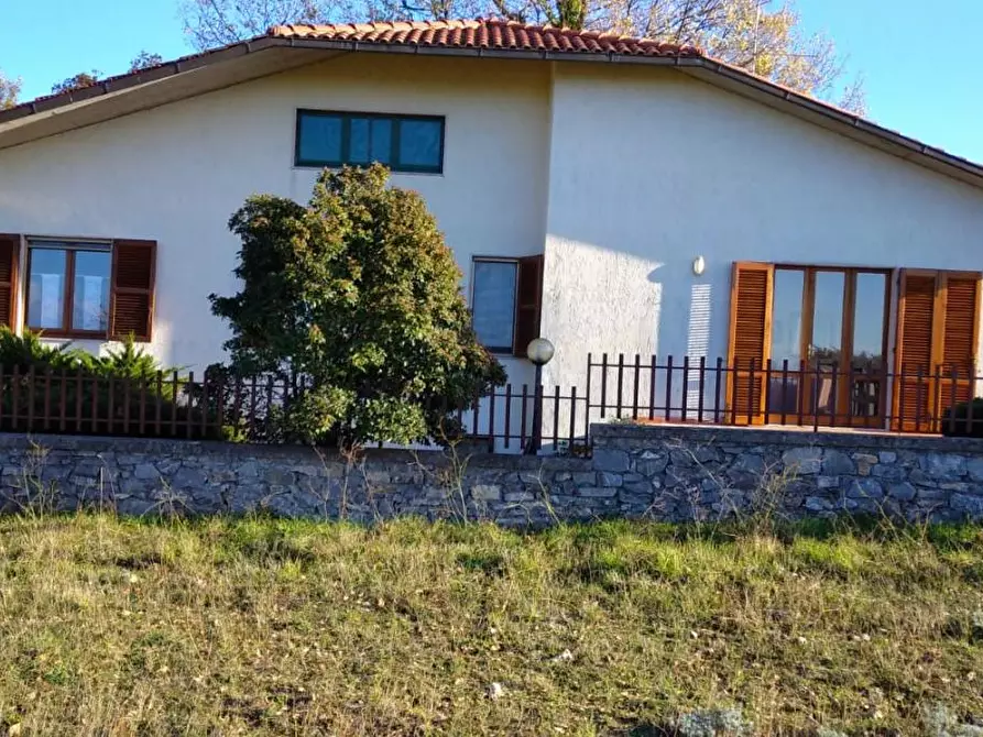 Immagine 2 di Villa in vendita  a Semproniano