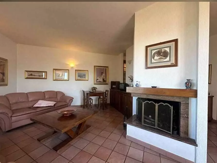 Immagine 7 di Villa in vendita  a Semproniano