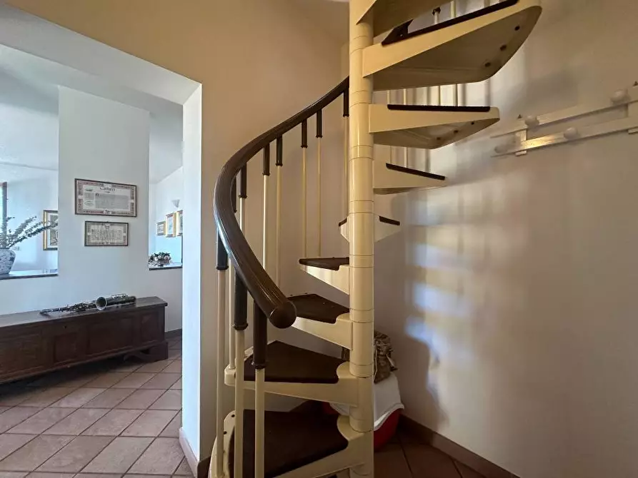 Immagine 17 di Villa in vendita  a Semproniano