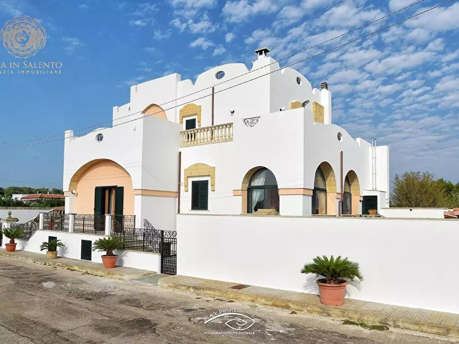 Immagine 36 di Villa in vendita  a Alessano