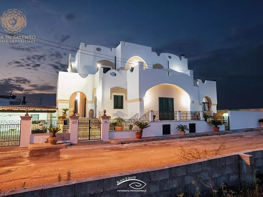 Immagine 37 di Villa in vendita  a Alessano