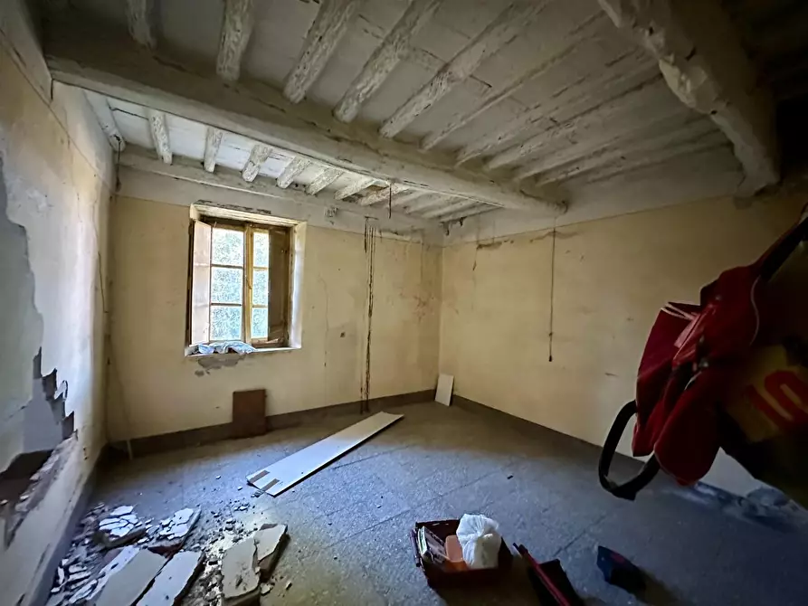 Immagine 19 di Rustico / casale in vendita  a Capannori