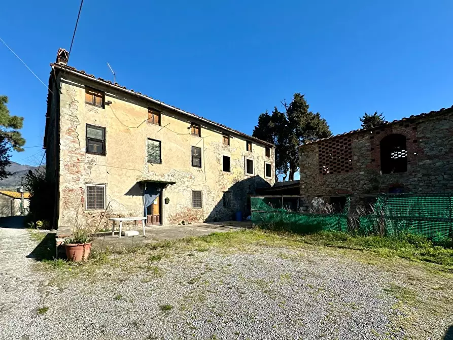 Immagine 10 di Rustico / casale in vendita  a Capannori
