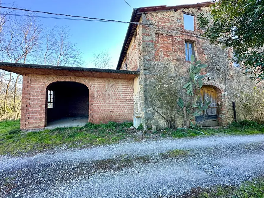 Immagine 7 di Rustico / casale in vendita  a Capannori