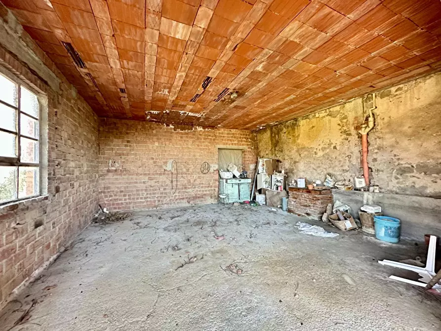 Immagine 26 di Rustico / casale in vendita  a Capannori
