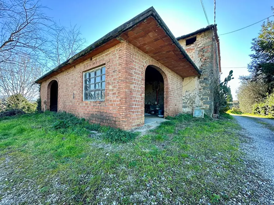 Immagine 6 di Rustico / casale in vendita  a Capannori