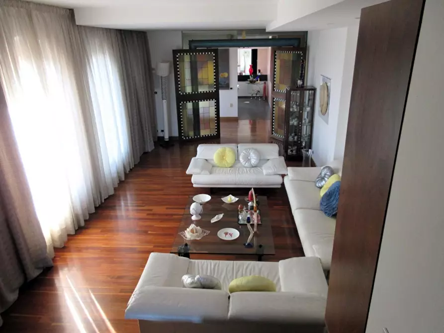 Immagine 7 di Villa in vendita  a Vinci