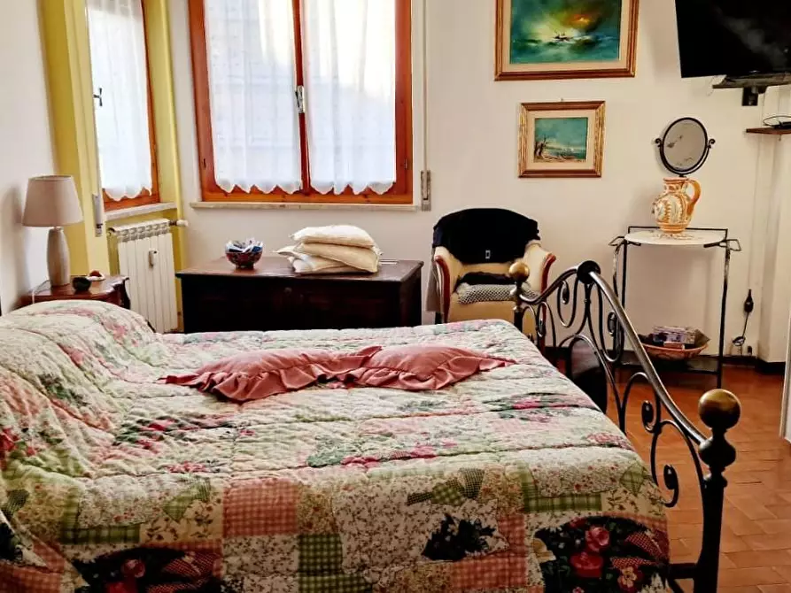 Immagine 9 di Appartamento in vendita  a Carrara